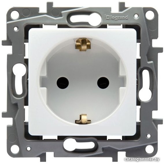 Розетка Legrand Etika 672221 (белый)