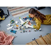 Конструктор LEGO City 60367 Пассажирский самолет