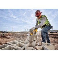 Бензорез DeWalt DCS690X2 (с 2-мя АКБ)