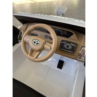Электромобиль Baby Driver Toyota Tundra C111 (белый)