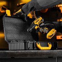 Дрель-шуруповерт Denzel CDQ-20 (с 2-мя АКБ, кейс)