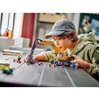 Конструктор LEGO City 60420 Желтый экскаватор