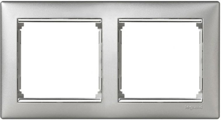 

Рамка Legrand Valena 7 703 52