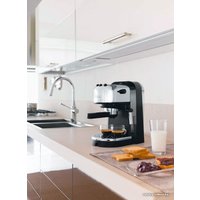 Рожковая кофеварка DeLonghi EC 271.B