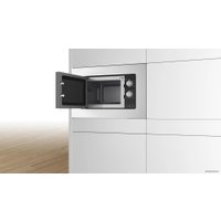 Микроволновая печь Bosch BFL620MS3