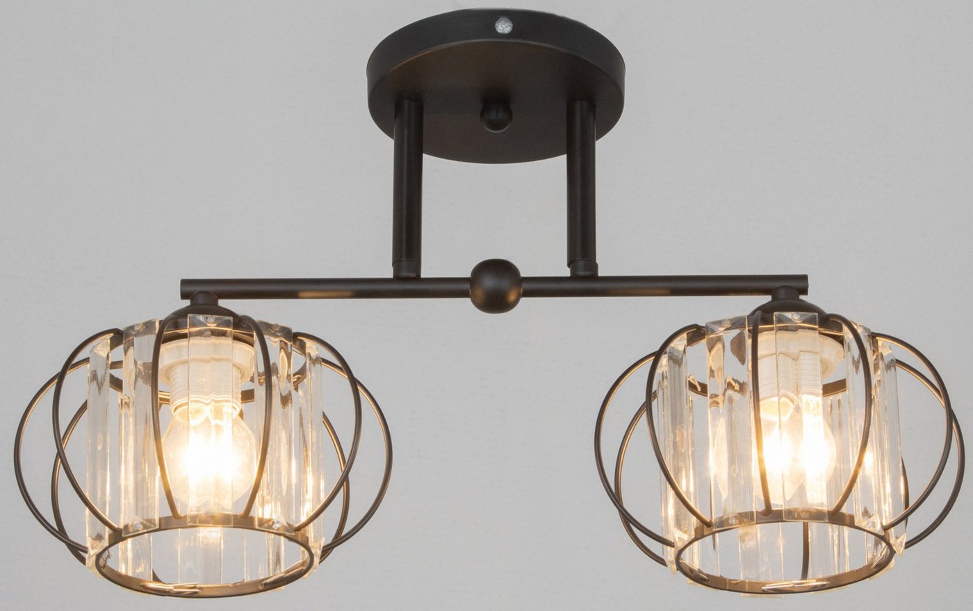 

Люстра средней высоты BayerLux Лорд 10666497 (черный)