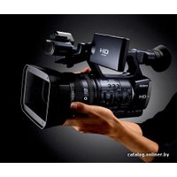 Видеокамера Sony HDR-AX2000E