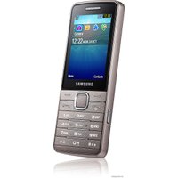 Кнопочный телефон Samsung S5611 (серебристый)