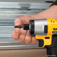 Винтоверт DeWalt DCF815D2