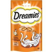 Лакомство для кошек Dreamies лакомые подушечки с курицей 60 г
