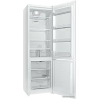 Холодильник Indesit DF 5200 W