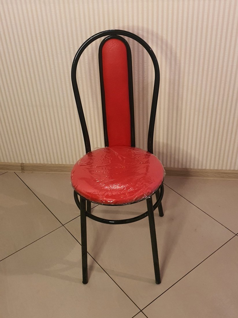 

Стул Табуретоф Алый на черном