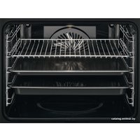 Электрический духовой шкаф AEG BEB331110M
