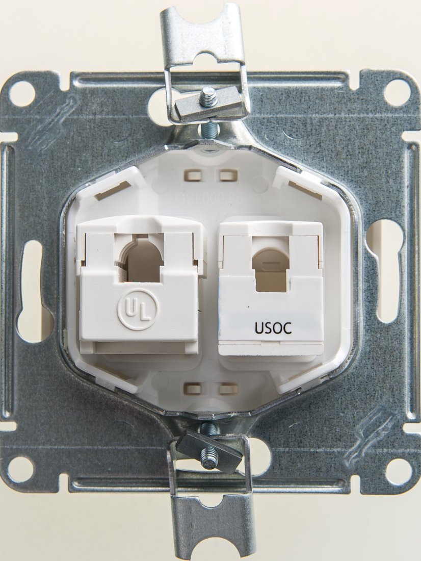 

Розетка компьютерная Schneider Electric Glossa GSL000685KK
