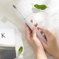 Электрическая зубная щетка Oclean Air 2 (белый)
