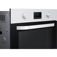 Электрический духовой шкаф Samsung NV68R1340BW/WT