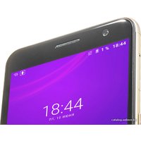 Телефон ZTE Blade V7 Gold