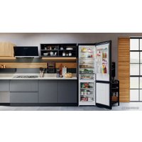 Холодильник Hotpoint HTS 8202I BX O3
