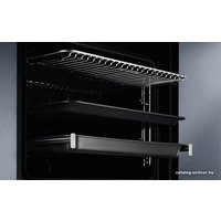 Электрический духовой шкаф Electrolux EOE5C71X
