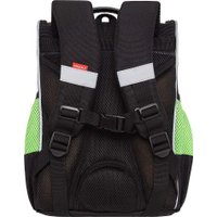 Школьный рюкзак Grizzly RAm-585-8 (черный/салатовый)