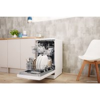 Отдельностоящая посудомоечная машина Indesit DSCFE 1B10 RU