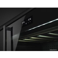 Винный шкаф Smeg CVI638RWN2