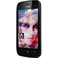 Телефон Nokia Lumia 710