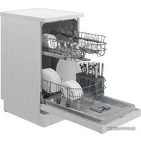 Отдельностоящая посудомоечная машина Indesit DFS 1A59