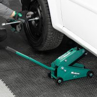 Подкатной домкрат СибрТех 50837 2.5т (кейс)