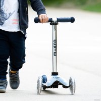 Трехколесный самокат Micro Mini Micro Deluxe Flux LED (синий)