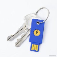 Аппаратный криптокошелек Yubico Security Key NFC