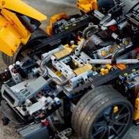 Конструктор LEGO Technic 42172 McLaren P1
