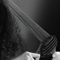 Щетка-выпрямитель Rowenta Karl Lagerfeld CF582LF0