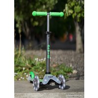 Трехколесный самокат Micro Mini Micro Deluxe Flux LED (неоновый зеленый)