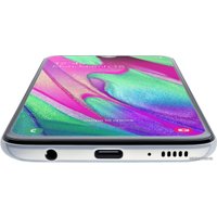 Смартфон Samsung Galaxy A40 4GB/64GB (белый)