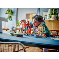 Конструктор LEGO City 60422 Морской порт с грузовым судном