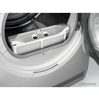 Сушильная машина Electrolux DelicateCare 800 EW8H258BP