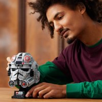 Конструктор LEGO Star Wars 75429 Шлем пилота AT-AT