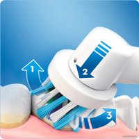 Электрическая зубная щетка Oral-B Vitality 100 Cross Action D100.413.1 (белый)