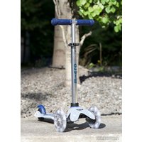 Трехколесный самокат Micro Mini Micro Deluxe Flux LED (синий)