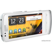 Телефон Nokia 700