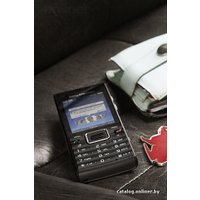 Кнопочный телефон Sony Ericsson Elm J10i