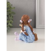Статуэтка Sima-Land Малышка в джинсовом комбинезоне с сумкой-портфелем 10583343