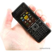 Кнопочный телефон Sony Ericsson C902