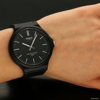 Наручные часы Casio MW-240-1E