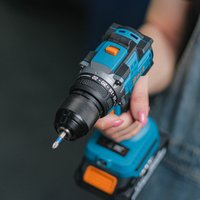 Дрель-шуруповерт Bort BAB-21-BLK 93413526 (с 2-мя АКБ, кейс)