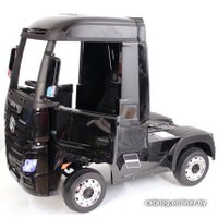 Электромобиль RiverToys Mercedes-Benz Actros 4WD HL358 (черный глянец)