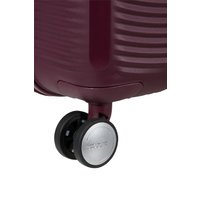 Чемодан American Tourister Soundbox Wild cherry 67 см