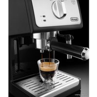 Рожковая кофеварка DeLonghi Active Line ECP 33.21.BK