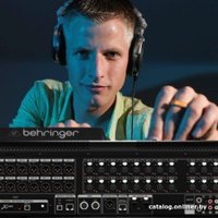 Микшерный пульт Behringer X32 Rack